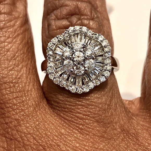 Gorgeous Sterling Silver and Faux Diamond Ring Set - Picture 2 of 7